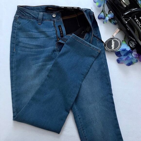 Dollhouse NWT Curvy High Rise Skinny Jeans Juniors/Women 9/10 - Picture 5 of 10